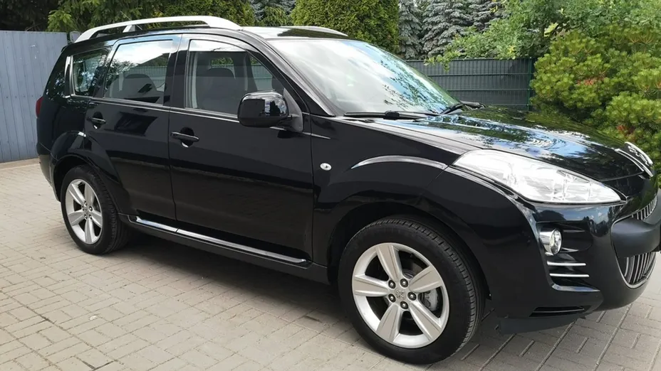 PEUGEOT 4007 -