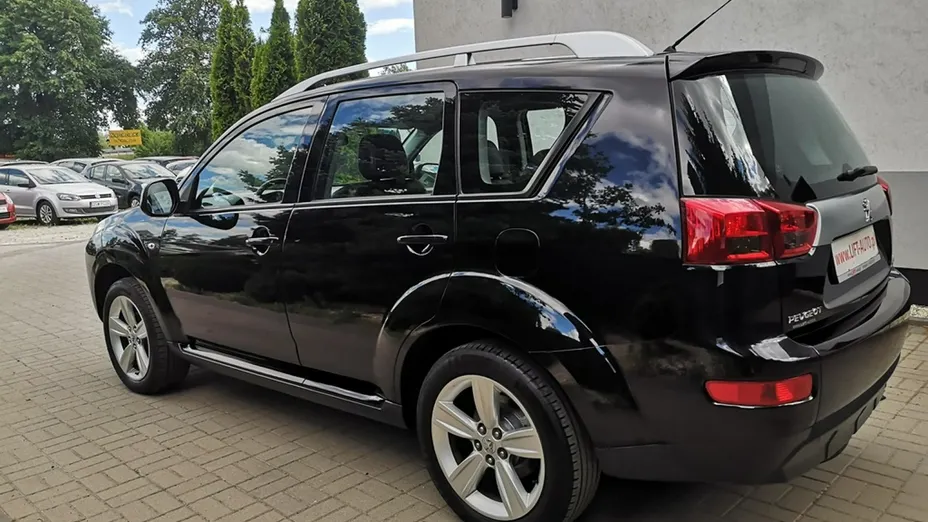 PEUGEOT 4007 -
