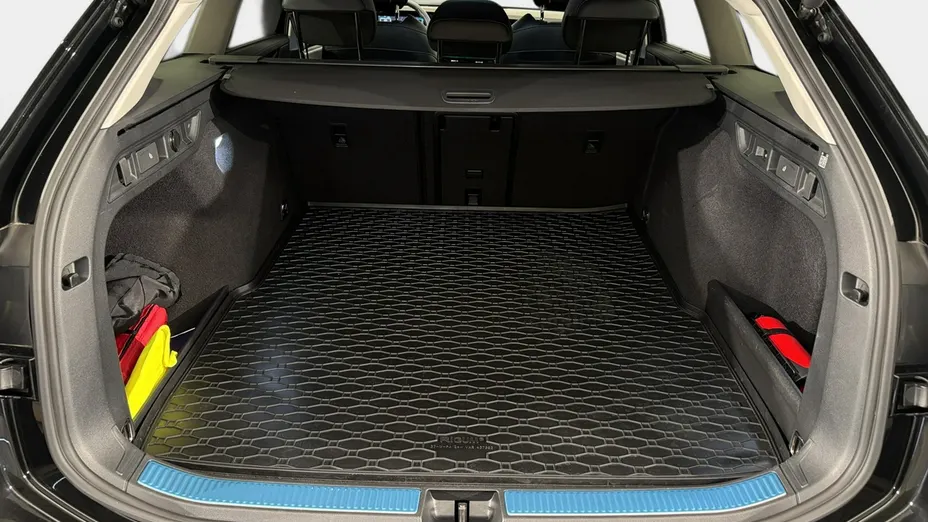 VOLKSWAGEN Passat -