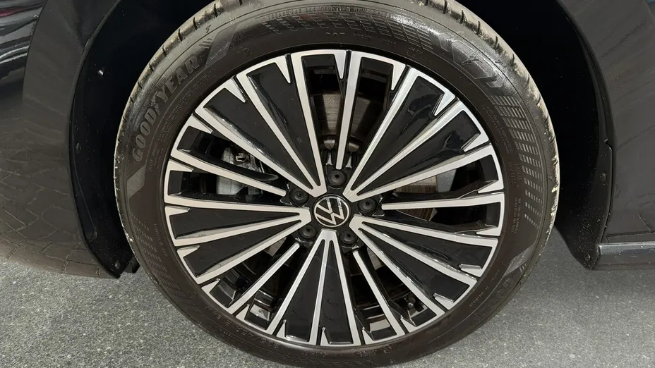 VOLKSWAGEN Passat -