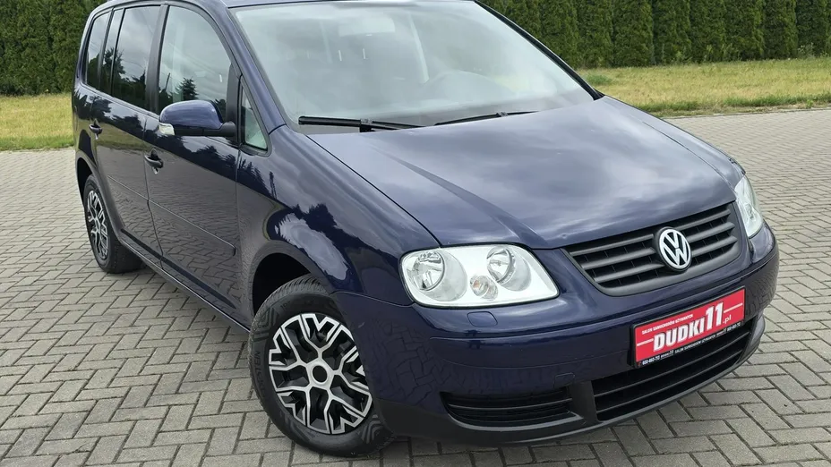 VOLKSWAGEN Touran -