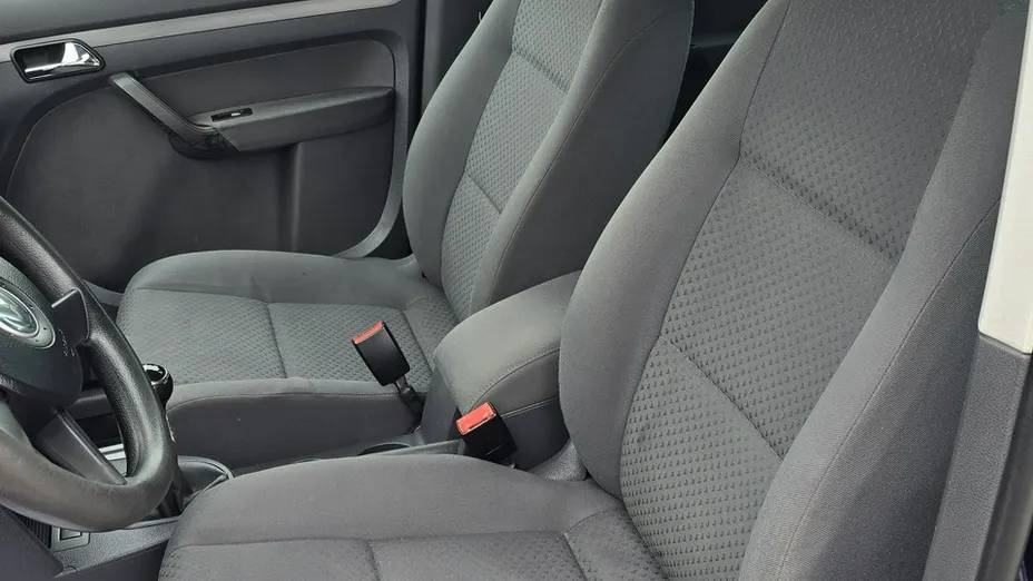 VOLKSWAGEN Touran -