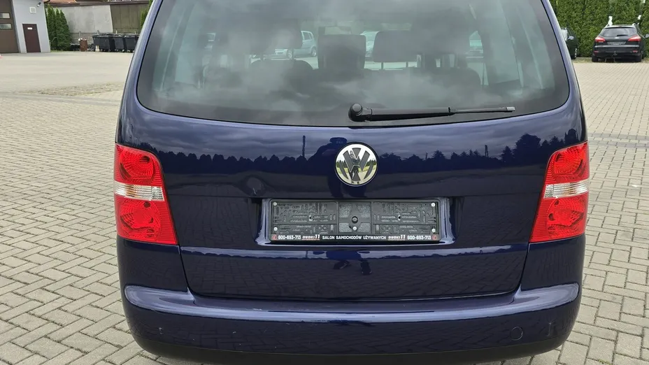 VOLKSWAGEN Touran -