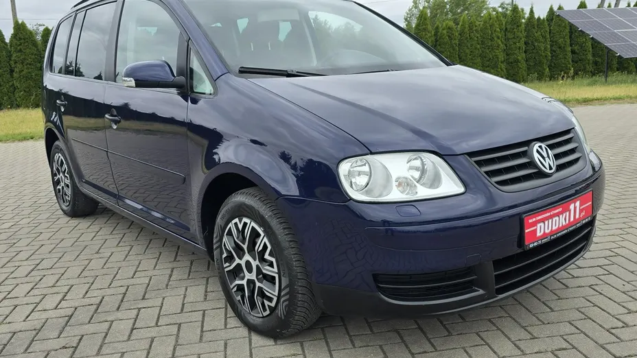 VOLKSWAGEN Touran -