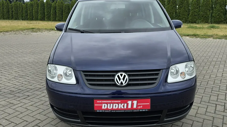 VOLKSWAGEN Touran -