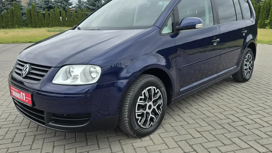 VOLKSWAGEN Touran -