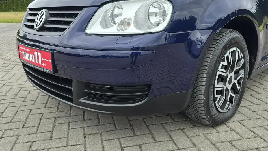 VOLKSWAGEN Touran -