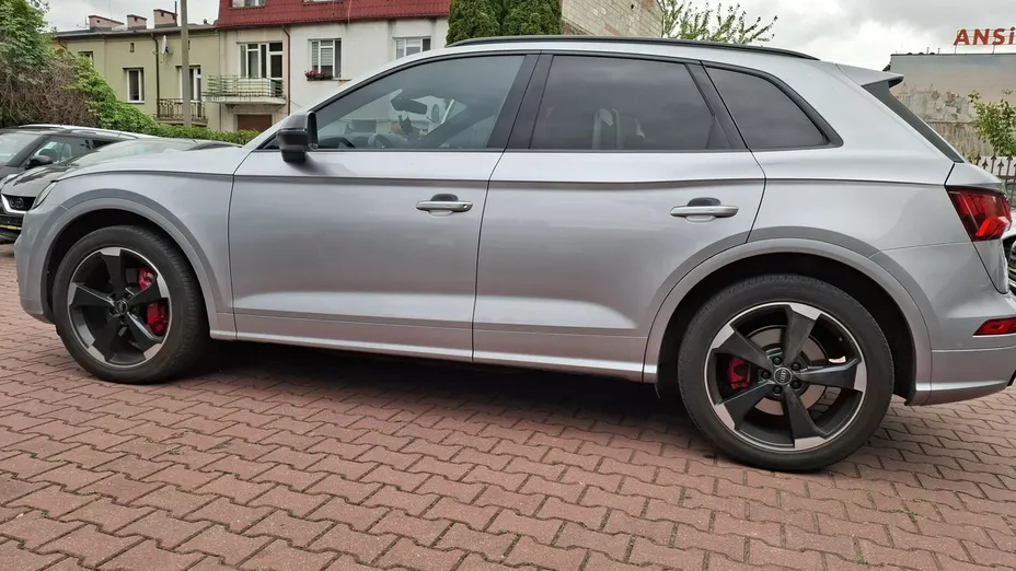AUDI SQ5 -
