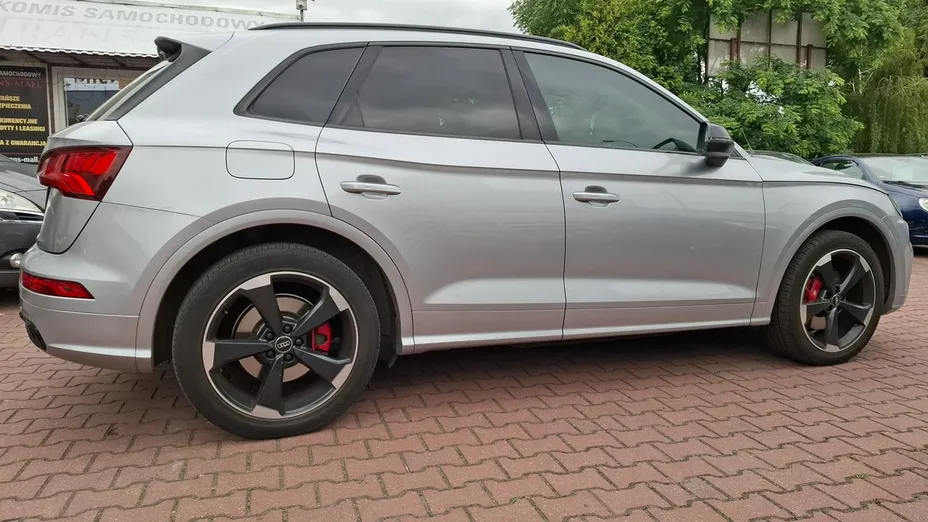 AUDI SQ5 -
