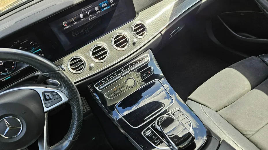 MERCEDES-BENZ E Klasa -