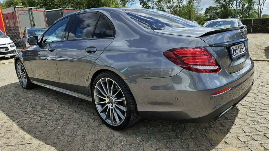 MERCEDES-BENZ E Klasa -