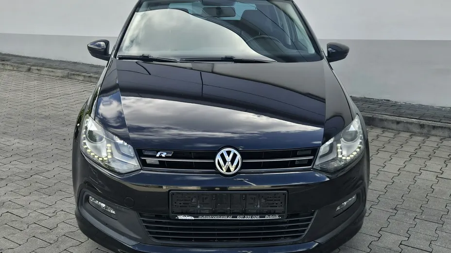 VOLKSWAGEN Polo -