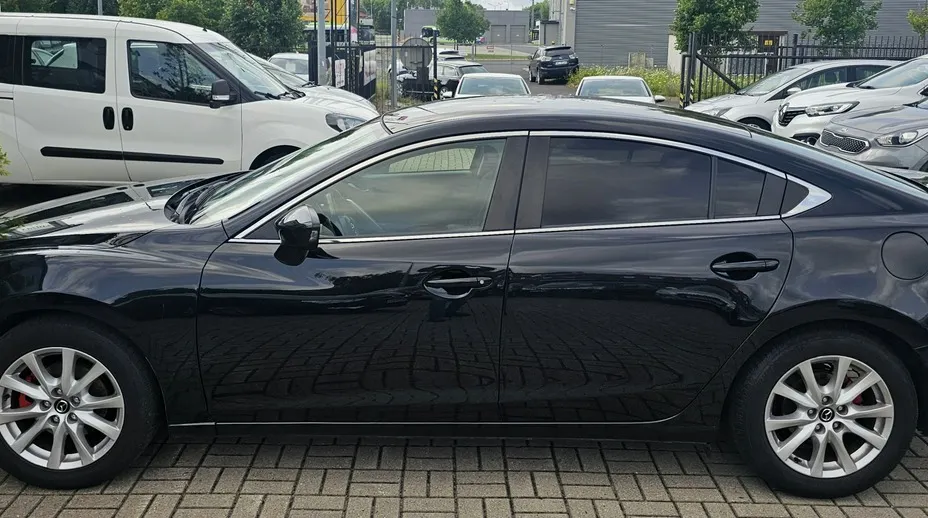 MAZDA 6 -