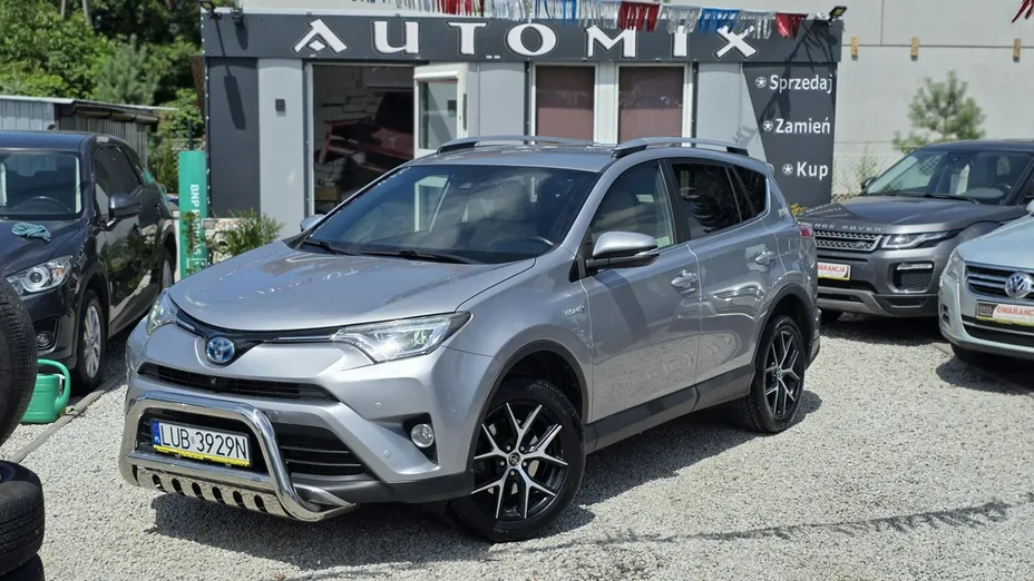 TOYOTA RAV4 -