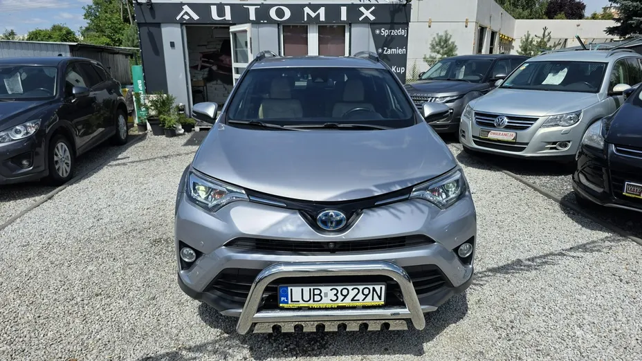 TOYOTA RAV4 -