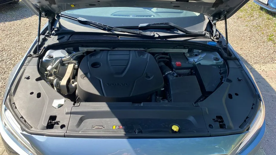 VOLVO S90 -