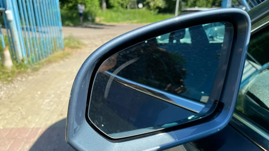 VOLVO S90 -