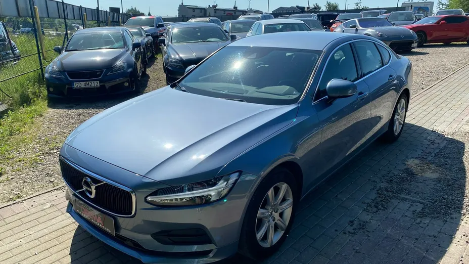 VOLVO S90 -