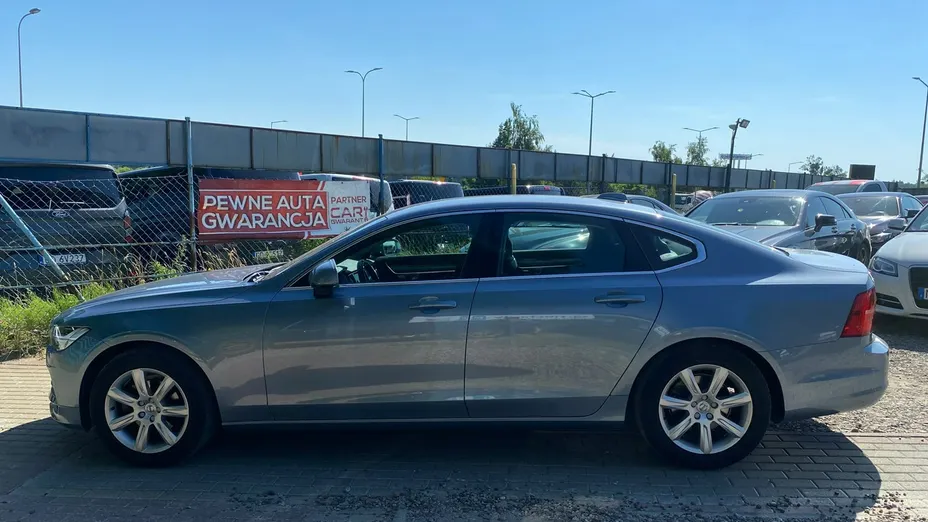 VOLVO S90 -