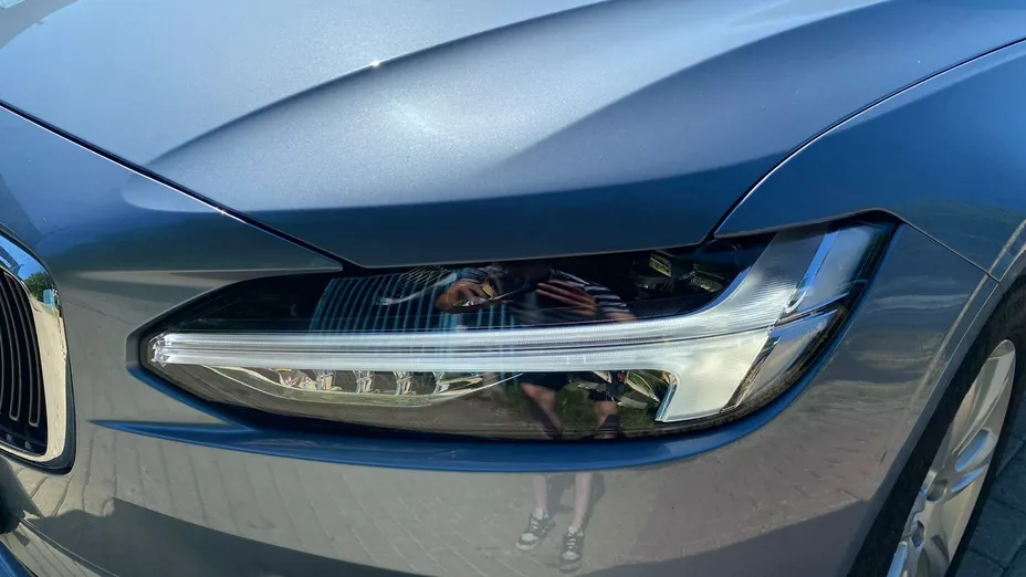 VOLVO S90 -
