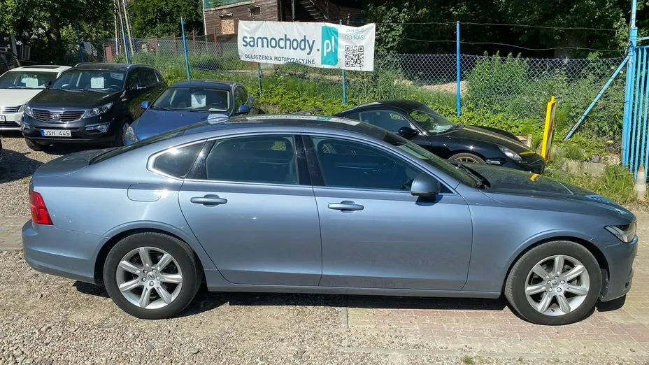 VOLVO S90 -