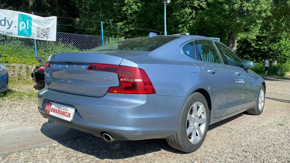 VOLVO S90 -