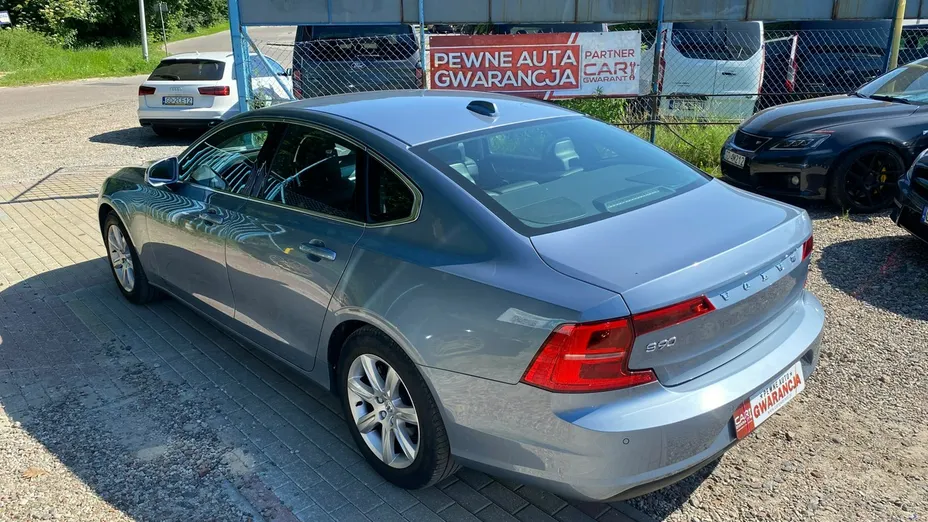 VOLVO S90 -
