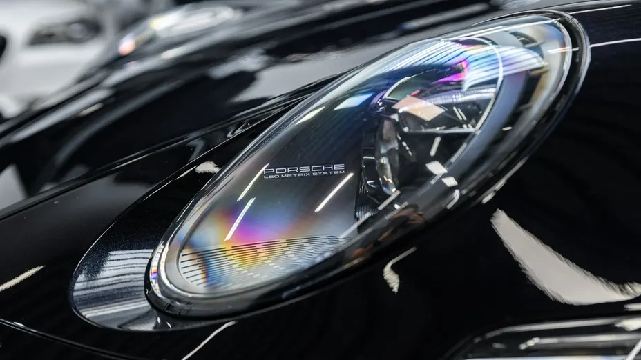PORSCHE 911 -