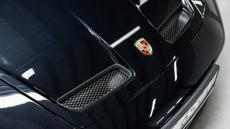 PORSCHE 911 -