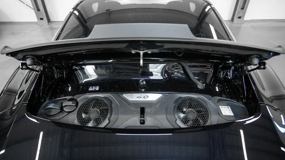 PORSCHE 911 -
