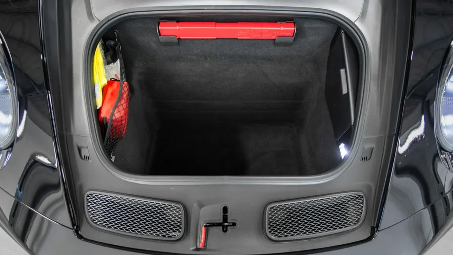 PORSCHE 911 -