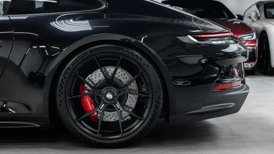 PORSCHE 911 -