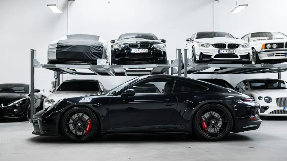 PORSCHE 911 -