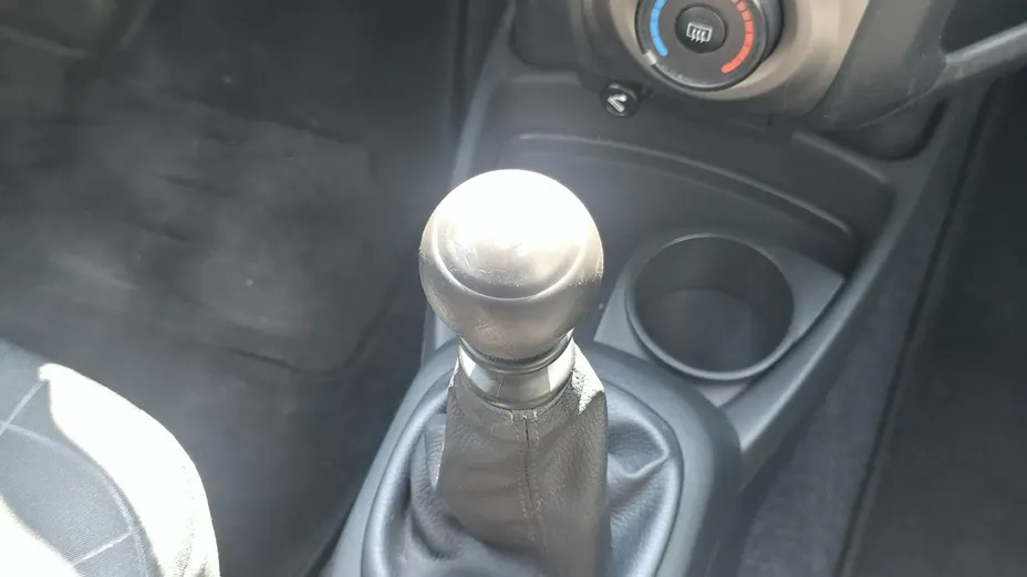 TOYOTA Yaris -