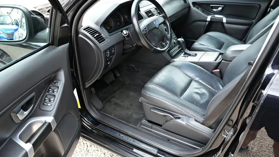 VOLVO XC90 -