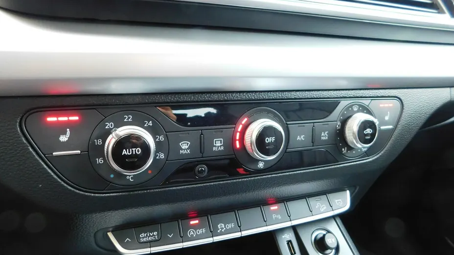 AUDI Q5 -