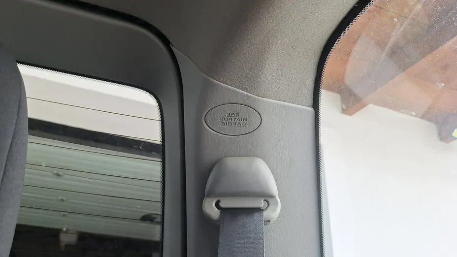 TOYOTA RAV4 -