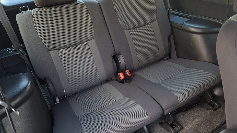 TOYOTA RAV4 -