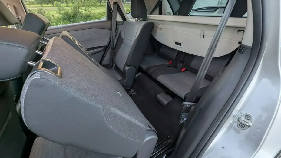 NISSAN X-Trail -
