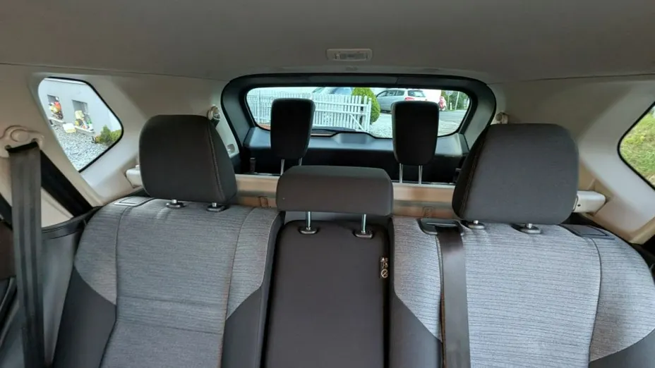 NISSAN X-Trail -