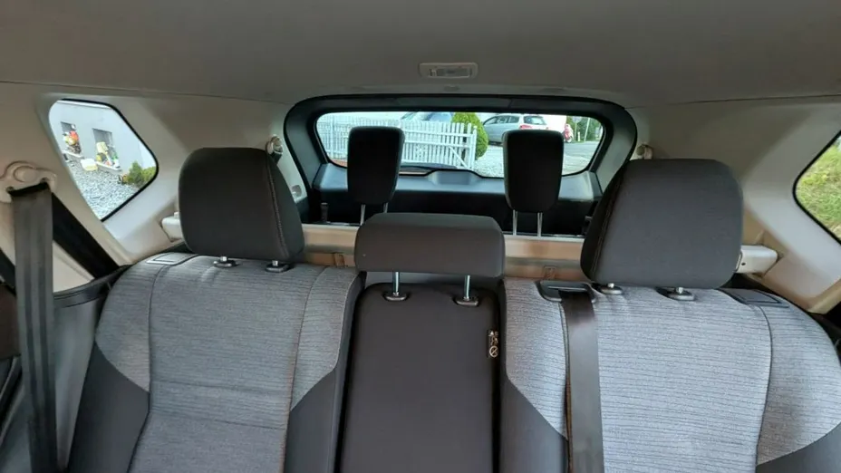 NISSAN X-Trail -