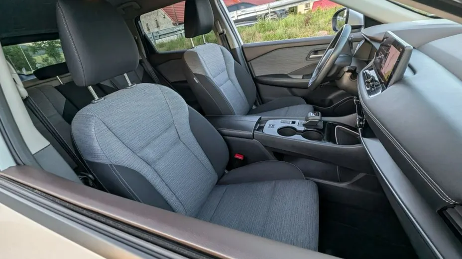 NISSAN X-Trail -