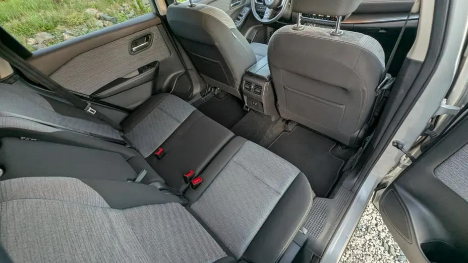 NISSAN X-Trail -