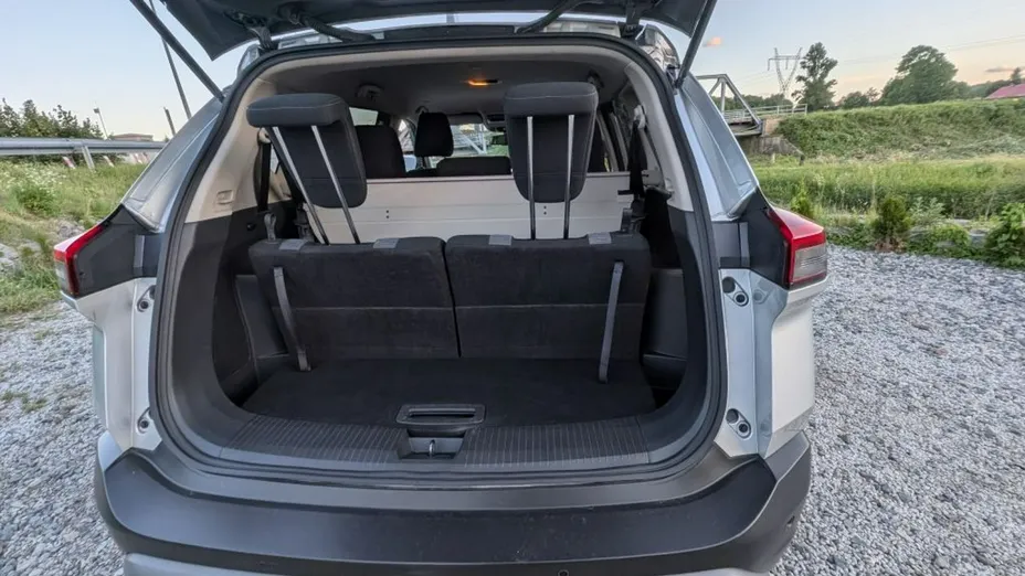 NISSAN X-Trail -
