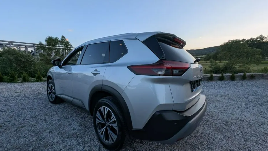 NISSAN X-Trail -