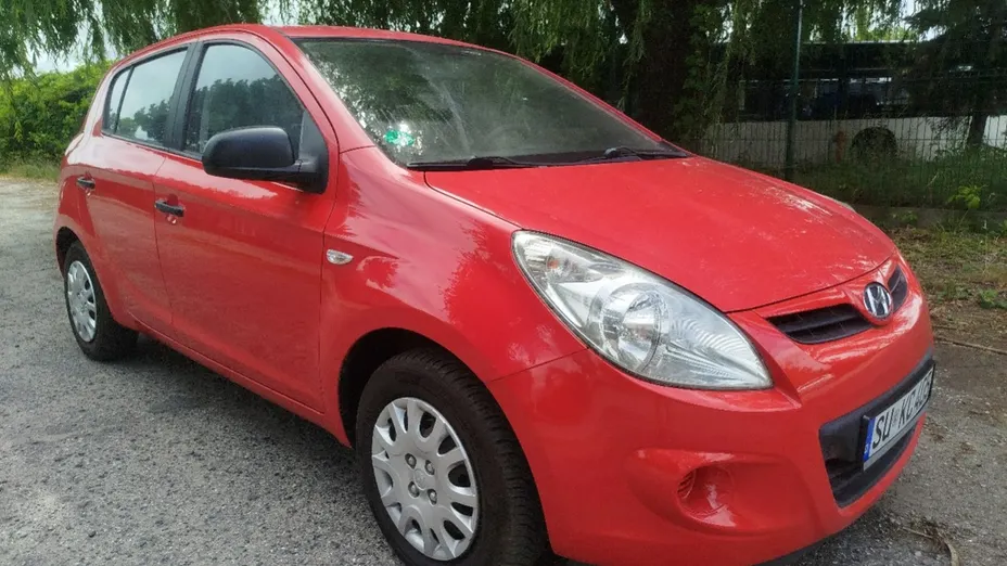 HYUNDAI i20 -
