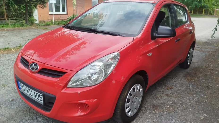 HYUNDAI i20 -
