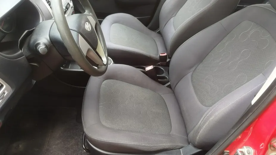 HYUNDAI i20 -