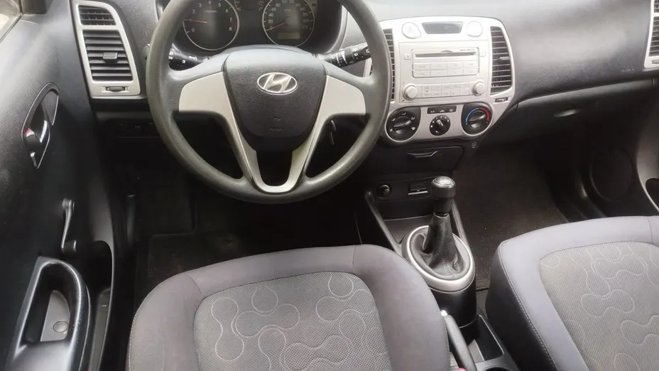 HYUNDAI i20 -