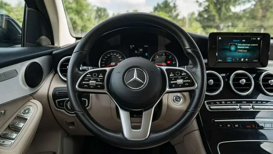 MERCEDES-BENZ GLC -